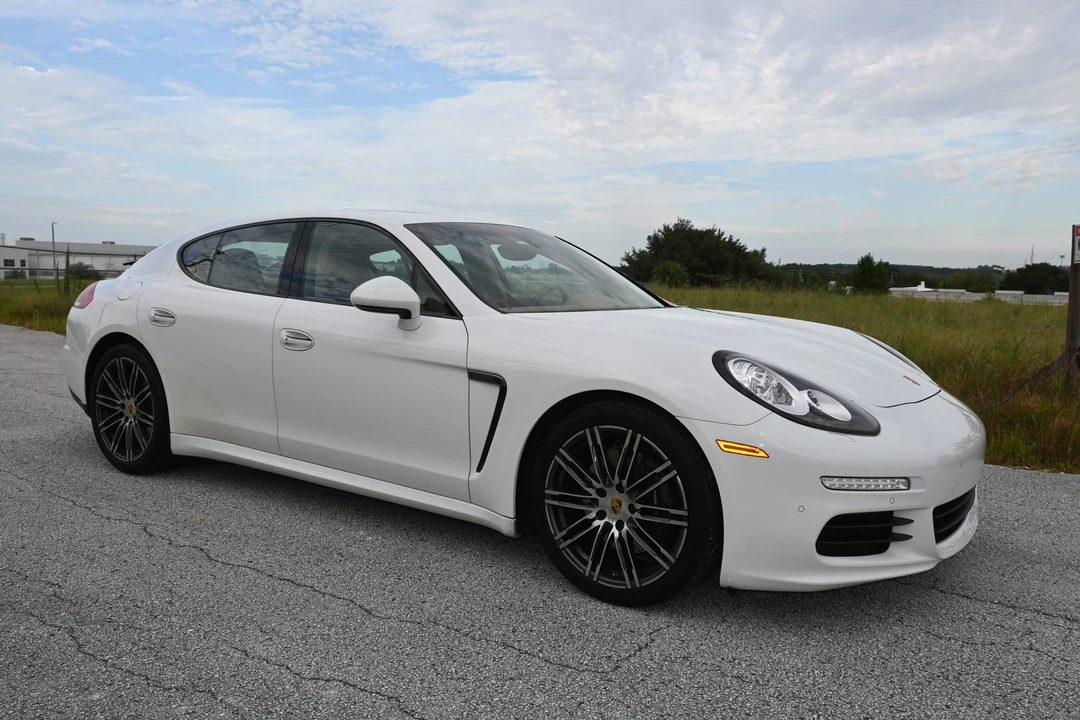 2016 Porsche 970 Panamera - Image 13 of 31