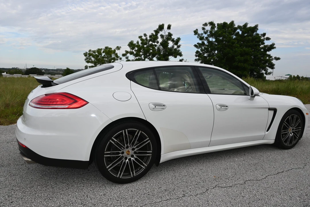 2016 Porsche 970 Panamera - Image 16 of 31