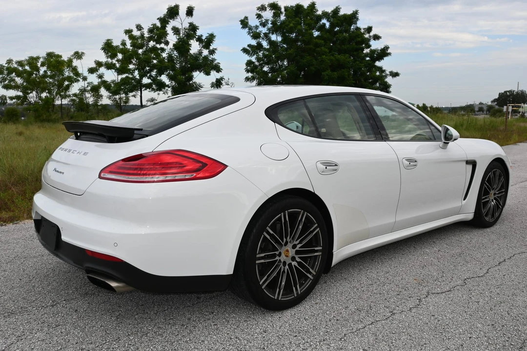 2016 Porsche 970 Panamera - Image 18 of 31
