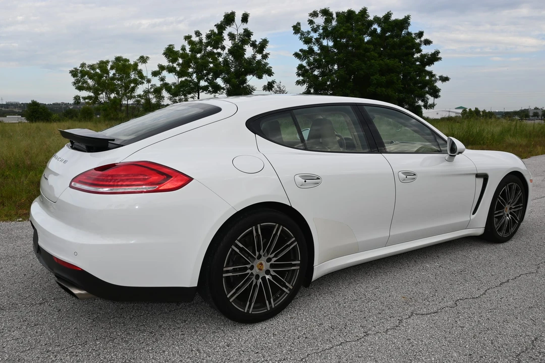 2016 Porsche 970 Panamera - Image 17 of 31