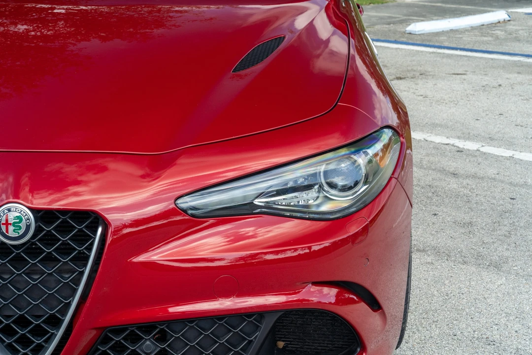 2017 Alfa Romeo Giulia Quadrifoglio - Image 13 of 31