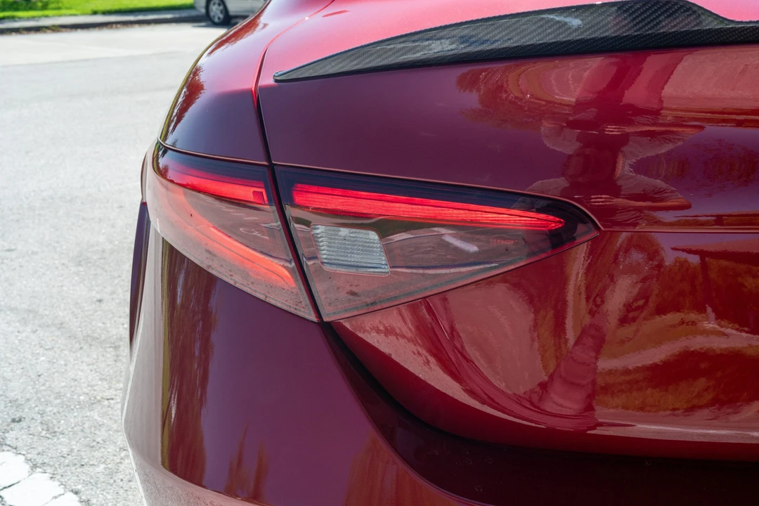 2017 Alfa Romeo Giulia Quadrifoglio - Image 18 of 31