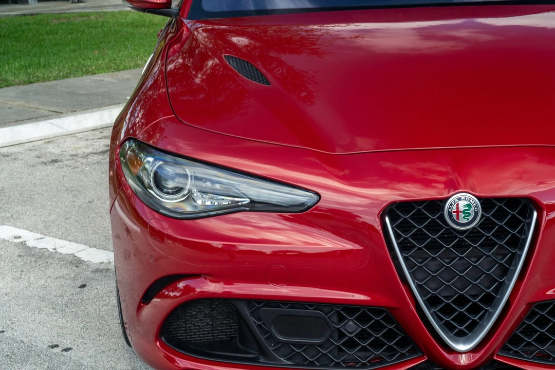 2017 Alfa Romeo Giulia Quadrifoglio - Image 25 of 31