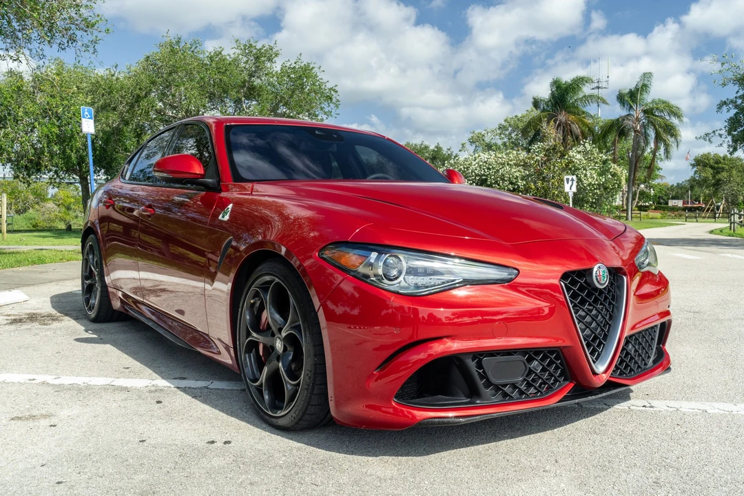 2017 Alfa Romeo Giulia Quadrifoglio - Image 5 of 31