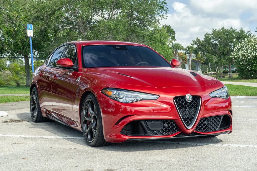 2017 Alfa Romeo Giulia Quadrifoglio - Image 4 of 31