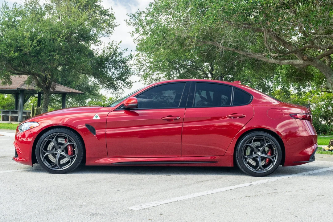 2017 Alfa Romeo Giulia Quadrifoglio - Image 11 of 31