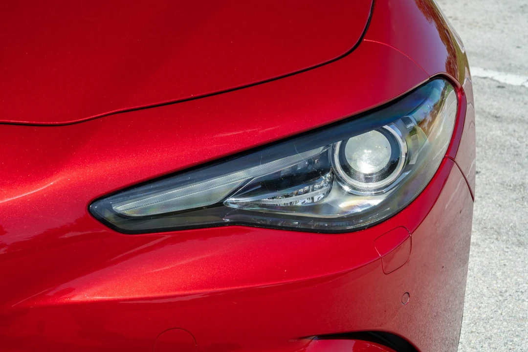 2017 Alfa Romeo Giulia Quadrifoglio - Image 14 of 31
