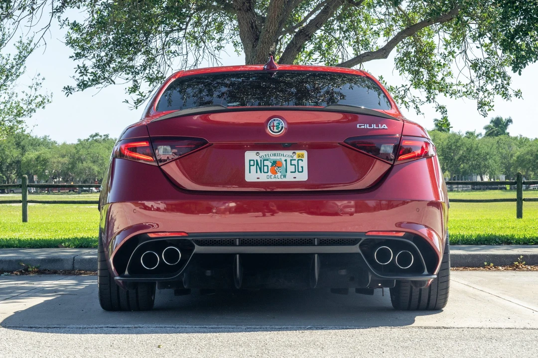 2017 Alfa Romeo Giulia Quadrifoglio - Image 9 of 31