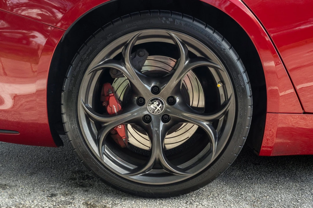 2017 Alfa Romeo Giulia Quadrifoglio - Image 30 of 31
