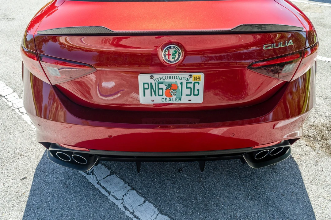 2017 Alfa Romeo Giulia Quadrifoglio - Image 19 of 31