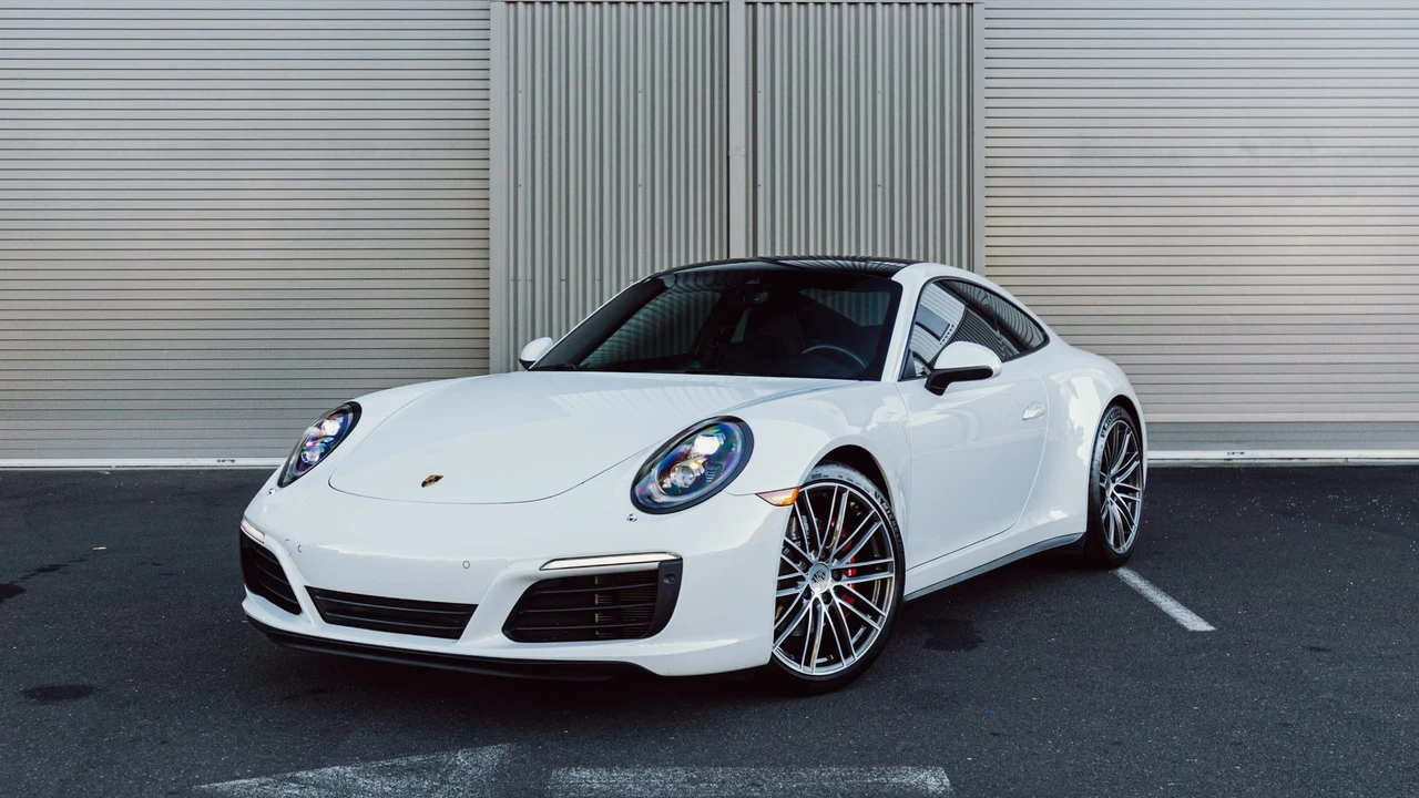 2017 Porsche 991 Carrera 4S - Image 2 of 31