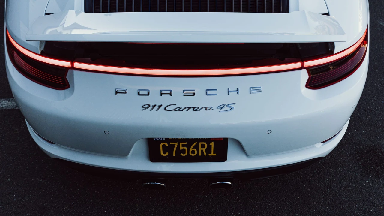 2017 Porsche 991 Carrera 4S - Image 16 of 31