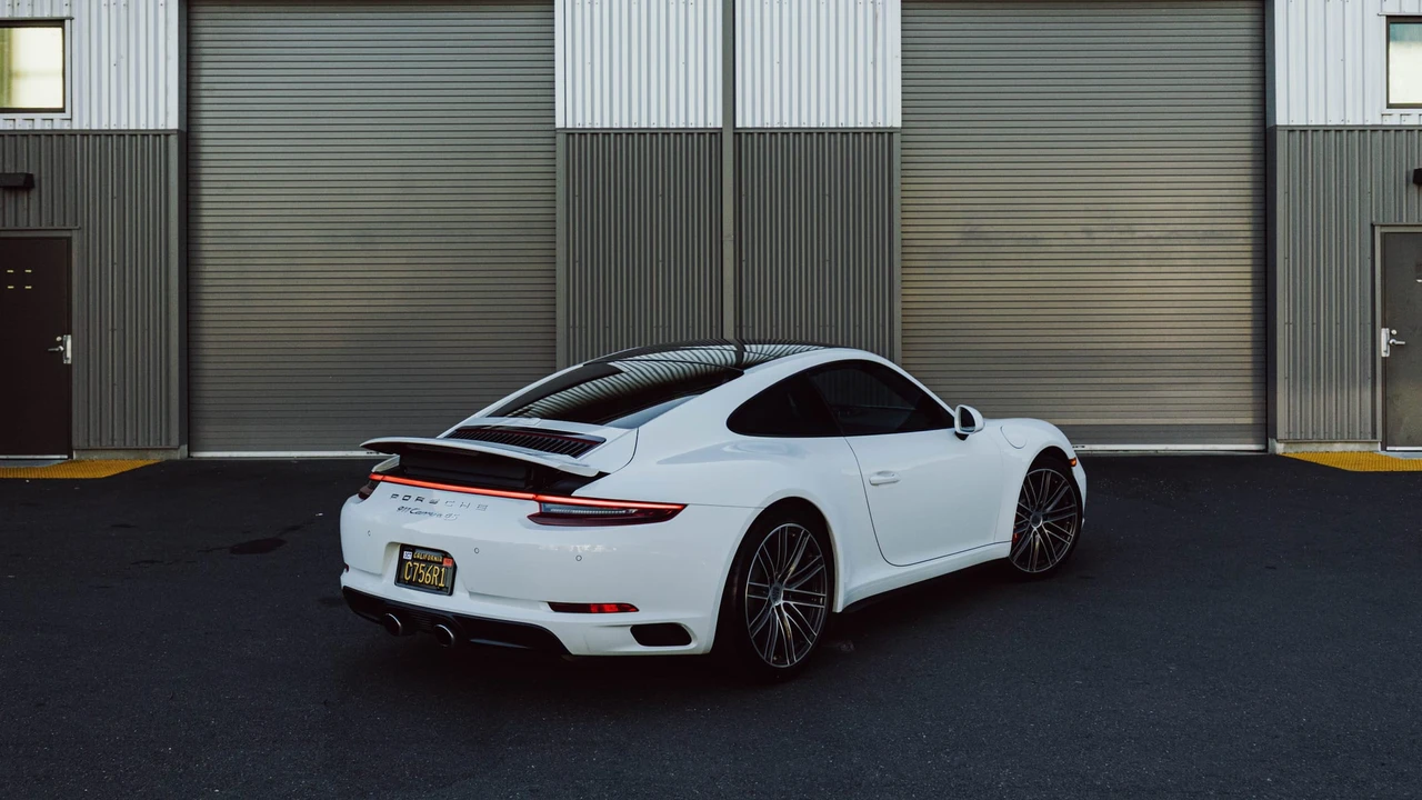 2017 Porsche 991 Carrera 4S - Image 7 of 31
