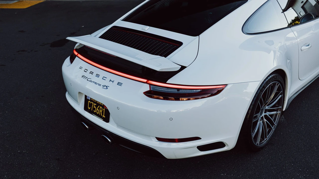 2017 Porsche 991 Carrera 4S - Image 18 of 31
