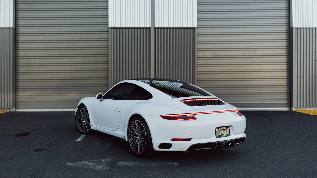 2017 Porsche 991 Carrera 4S - Image 6 of 31