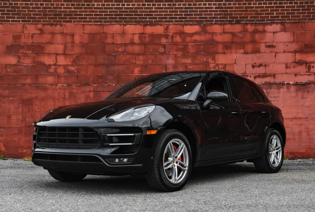 2017 Porsche Macan Turbo - Image 5 of 6