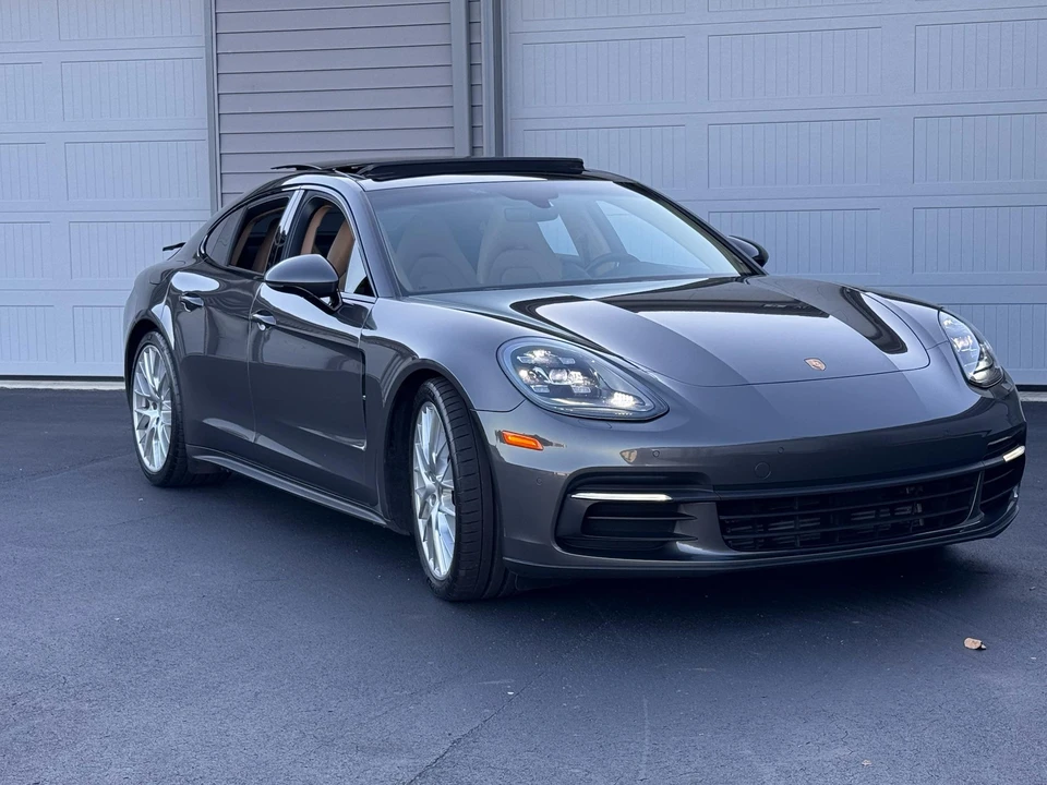 2017 Porsche 971 Panamera - Image 27 of 31