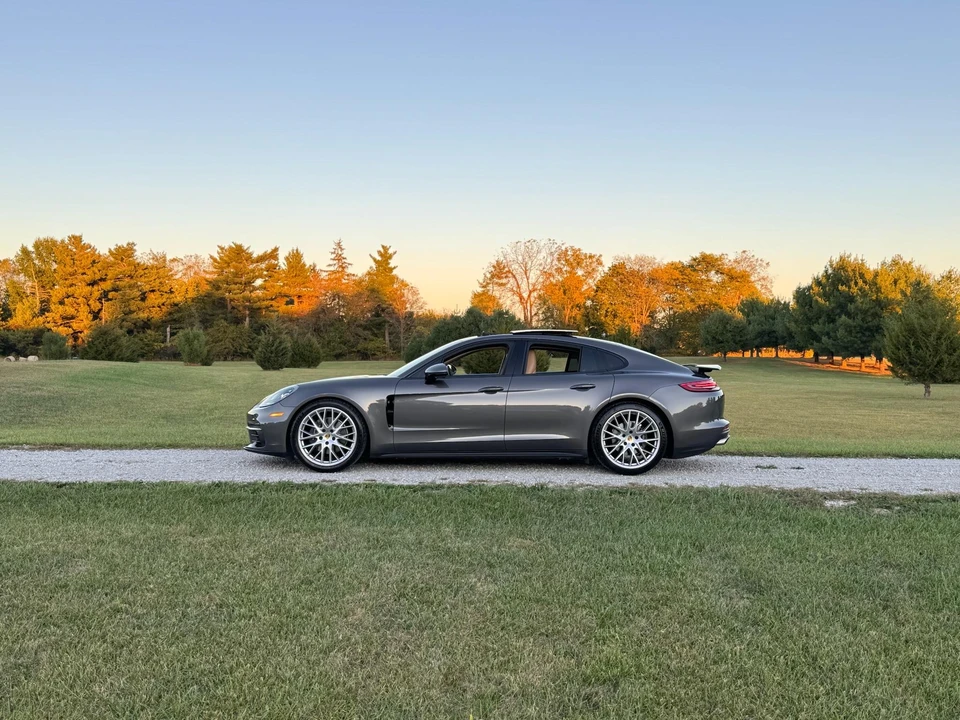 2017 Porsche 971 Panamera - Image 3 of 31