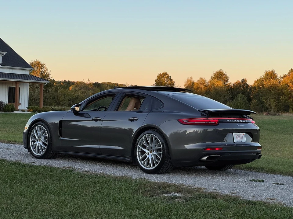 2017 Porsche 971 Panamera - Image 8 of 31