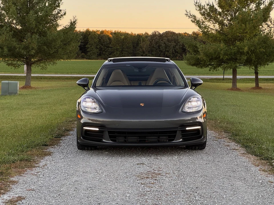 2017 Porsche 971 Panamera - Image 18 of 31