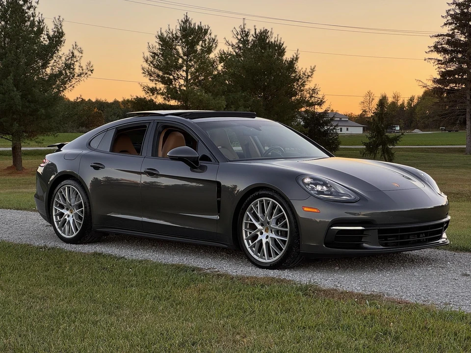 2017 Porsche 971 Panamera - Image 15 of 31