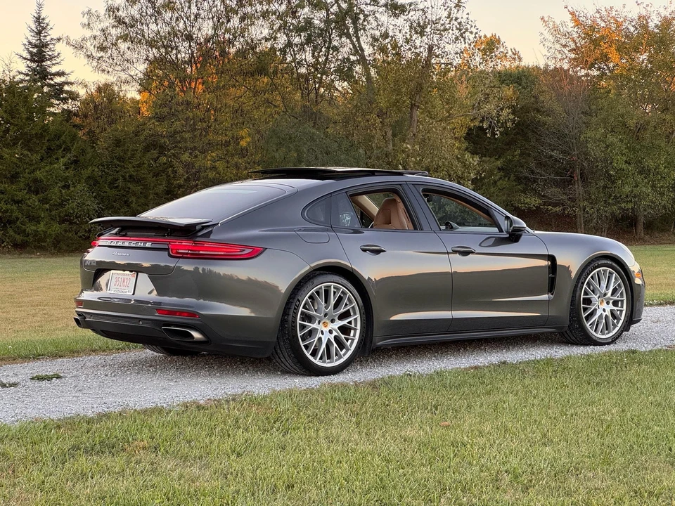 2017 Porsche 971 Panamera - Image 12 of 31