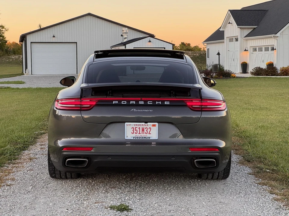 2017 Porsche 971 Panamera - Image 10 of 31