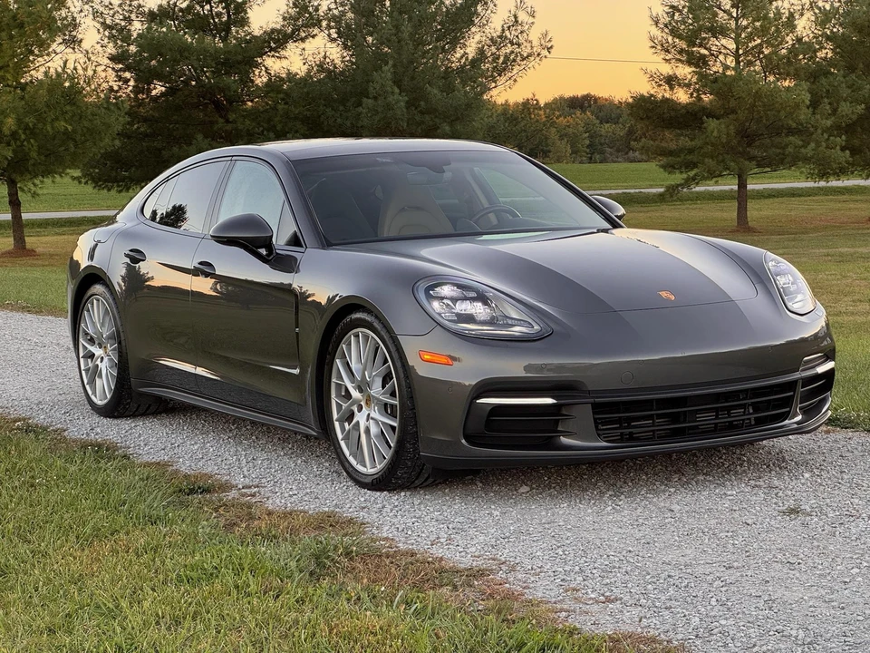 2017 Porsche 971 Panamera - Image 16 of 31