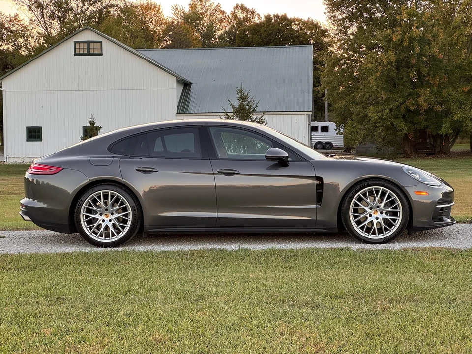 2017 Porsche 971 Panamera - Image 13 of 31