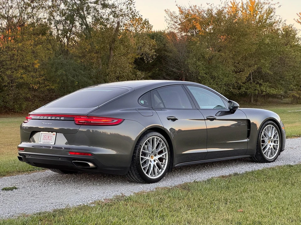 2017 Porsche 971 Panamera - Image 11 of 31
