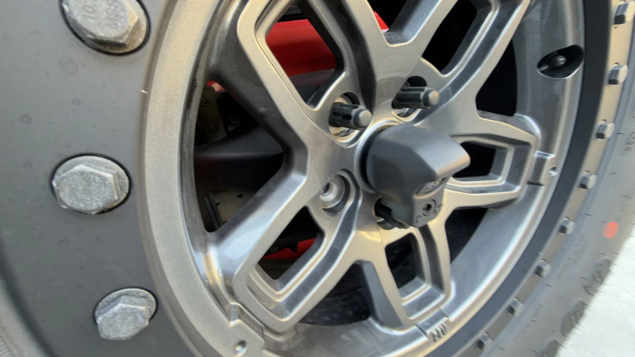 2021 Jeep JL Wrangler - Image 23 of 31