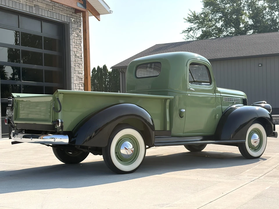 1946 Chevrolet Stylemaster & Fleetmaster & Fleetline - Image 5 of 31