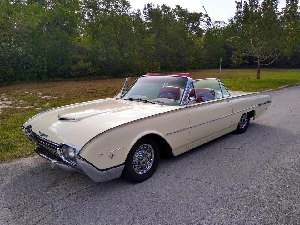 1962 Ford Thunderbird 3rd Gen - Image 11 of 31