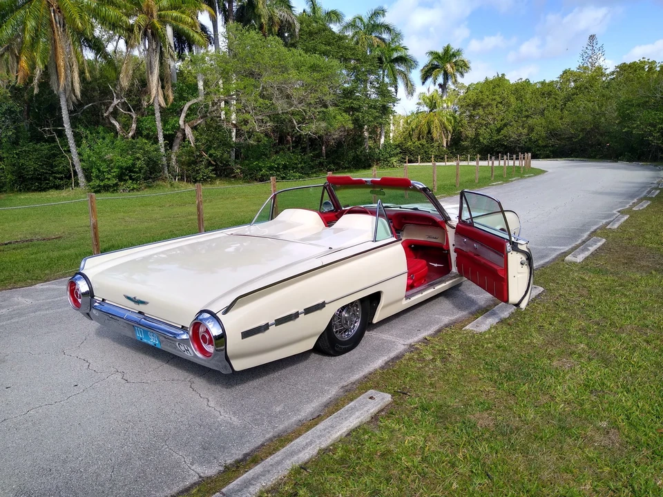 1962 Ford Thunderbird 3rd Gen - Image 15 of 31