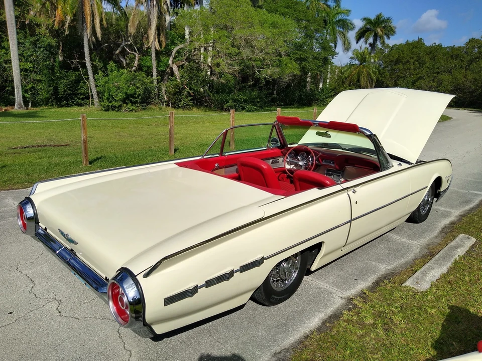 1962 Ford Thunderbird 3rd Gen - Image 16 of 31