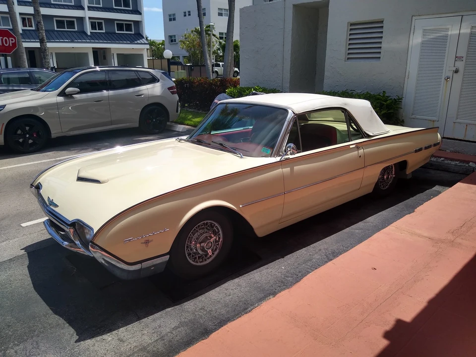 1962 Ford Thunderbird 3rd Gen - Image 8 of 31