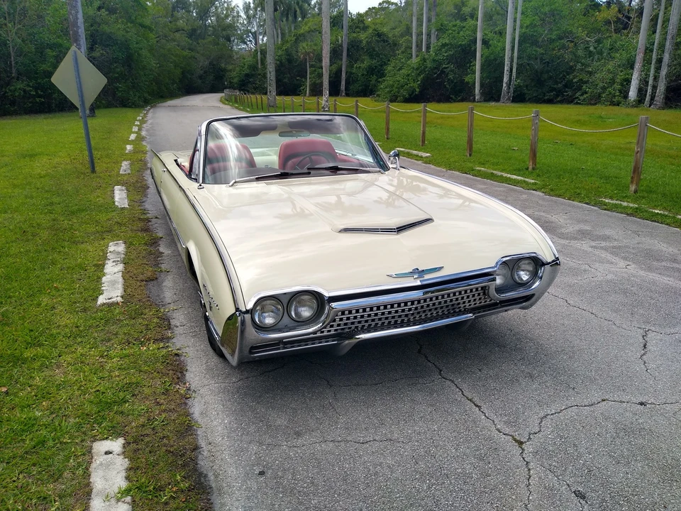 1962 Ford Thunderbird 3rd Gen - Image 6 of 31