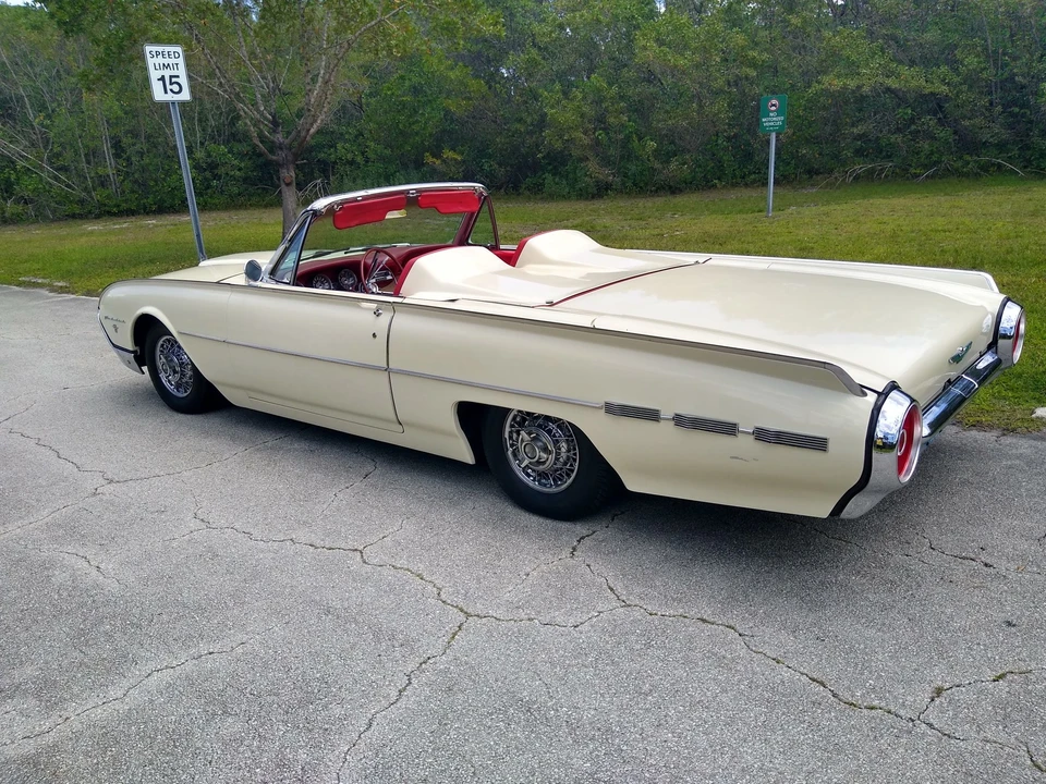 1962 Ford Thunderbird 3rd Gen - Image 3 of 31