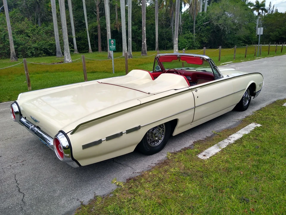 1962 Ford Thunderbird 3rd Gen - Image 4 of 31