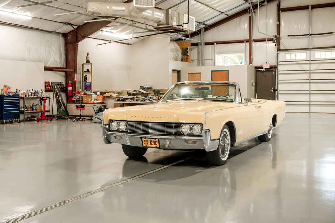 1967 Lincoln - Image 3 of 31