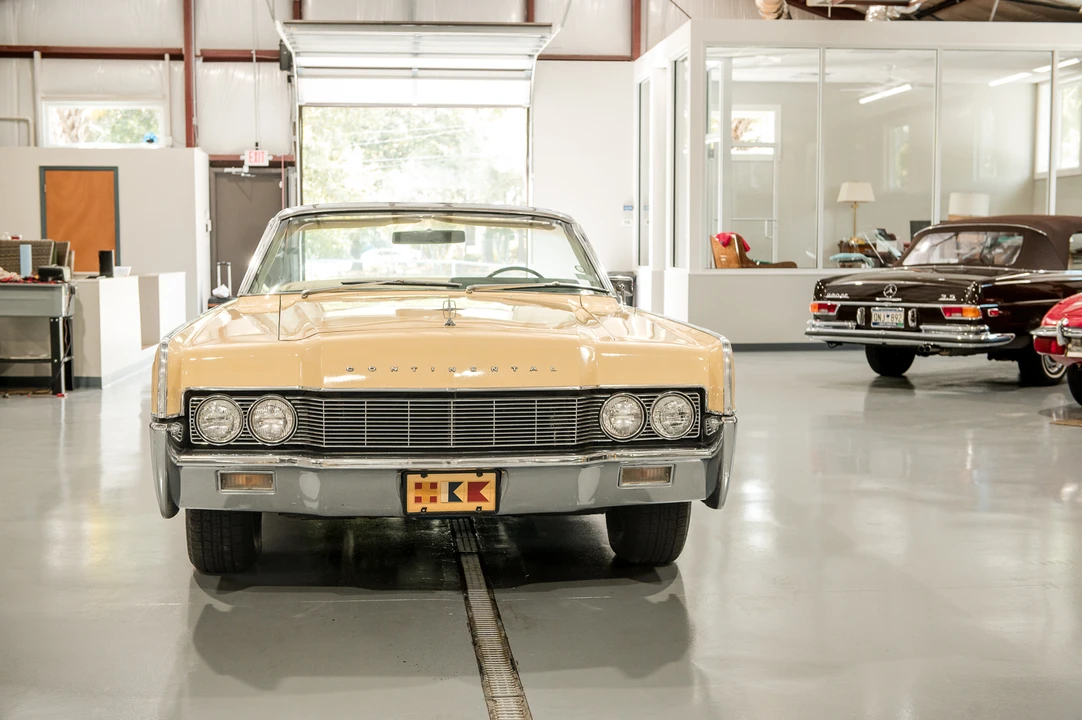 1967 Lincoln Continental 4th Gen - Image 17 of 31