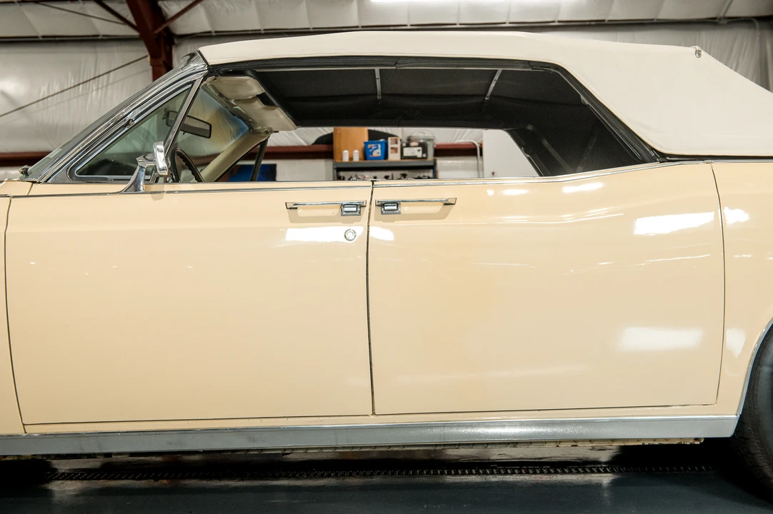 1967 Lincoln Continental 4th Gen - Image 25 of 31