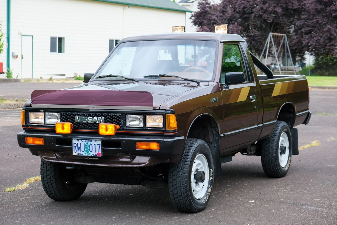 1986 Nissan - Image 10 of 31