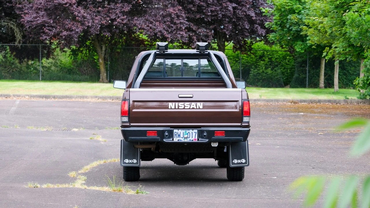 1986 Nissan - Image 24 of 31