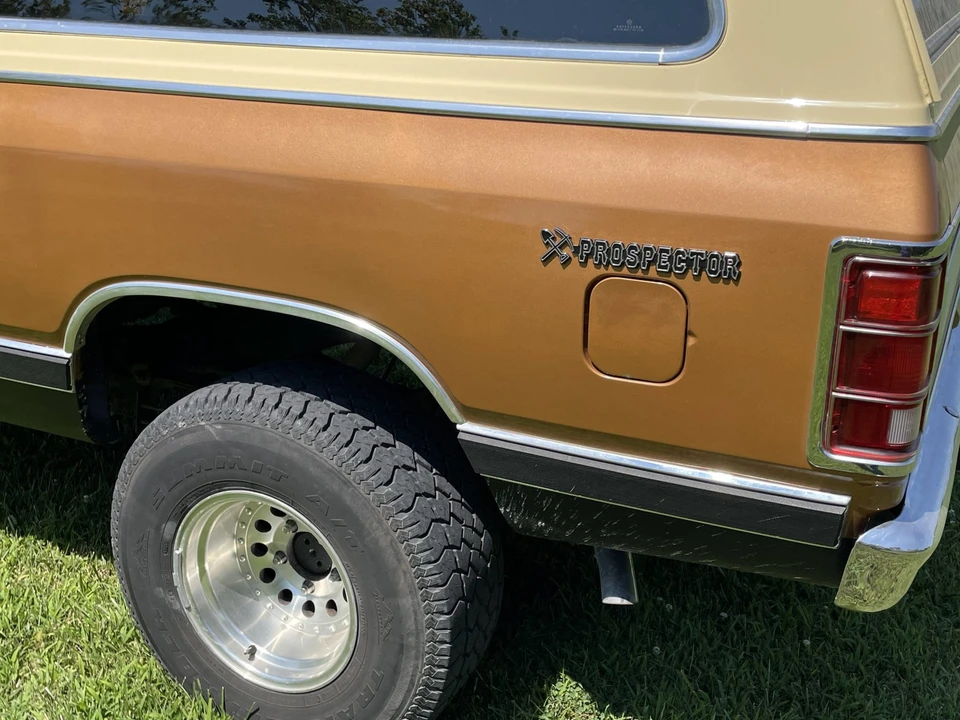 1985 Dodge Ramcharger - Image 16 of 31