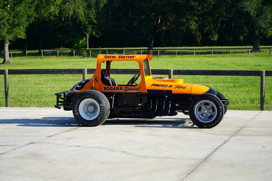 Ford Hot Rod - Image 25 of 31