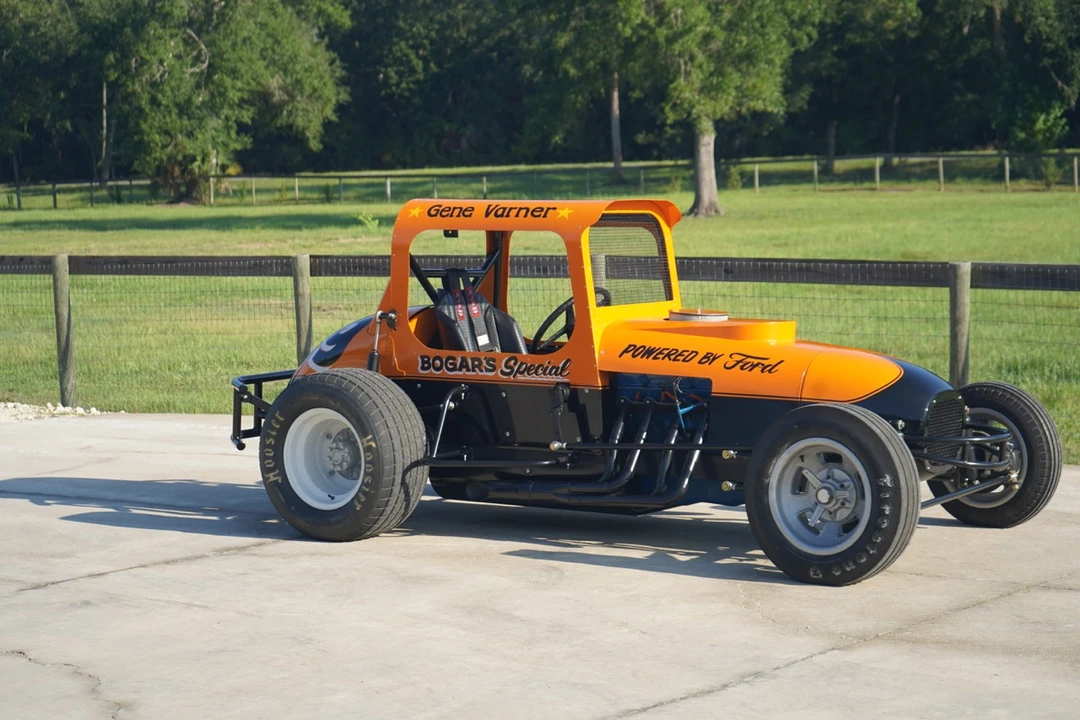 Ford Hot Rod - Image 28 of 31