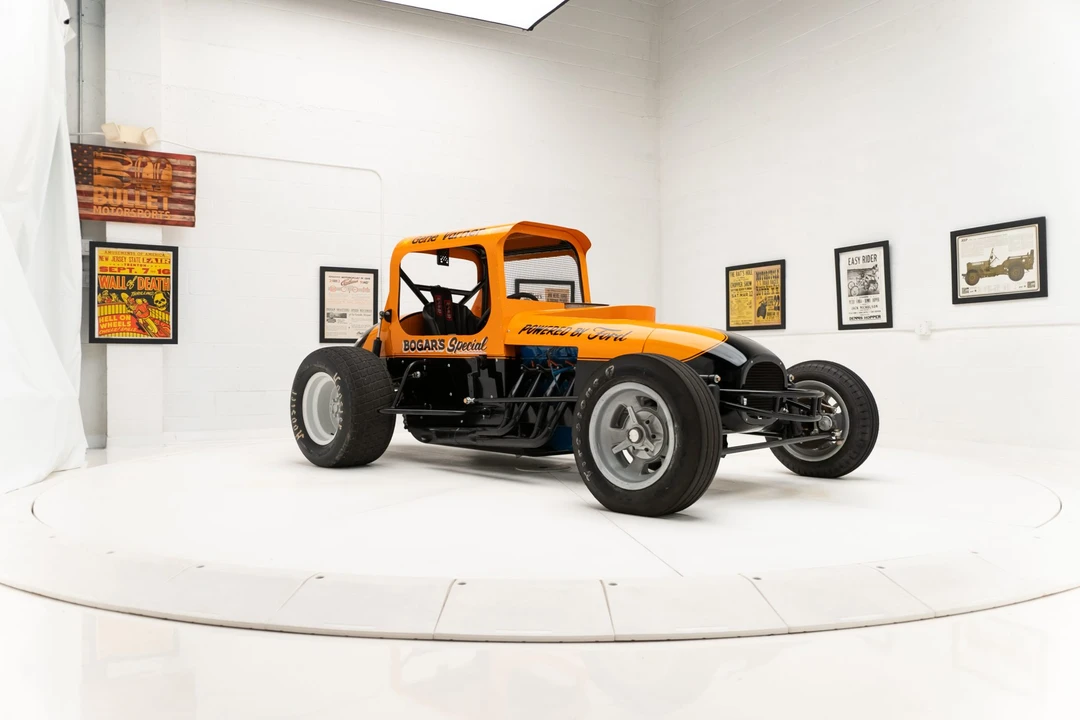 Ford Replica - Image 9 of 31