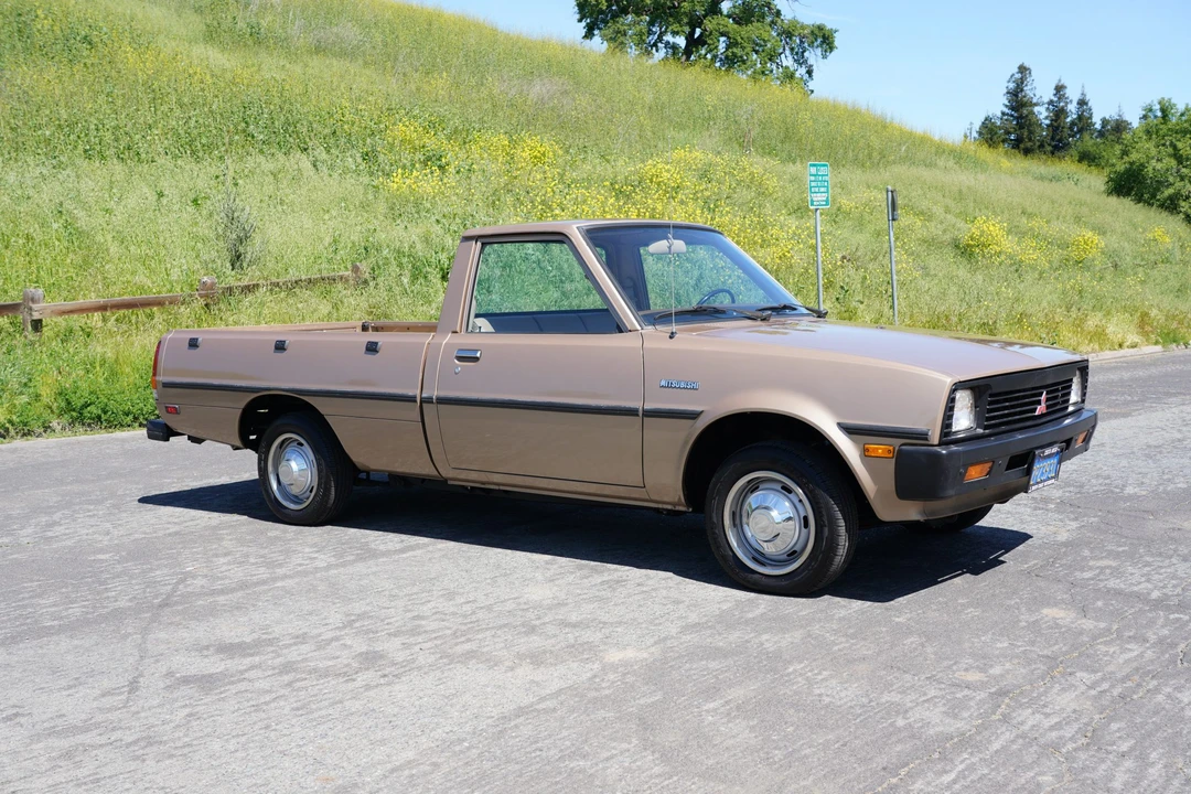 1985 Mitsubishi Triton 2nd Gen - Image 10 of 31