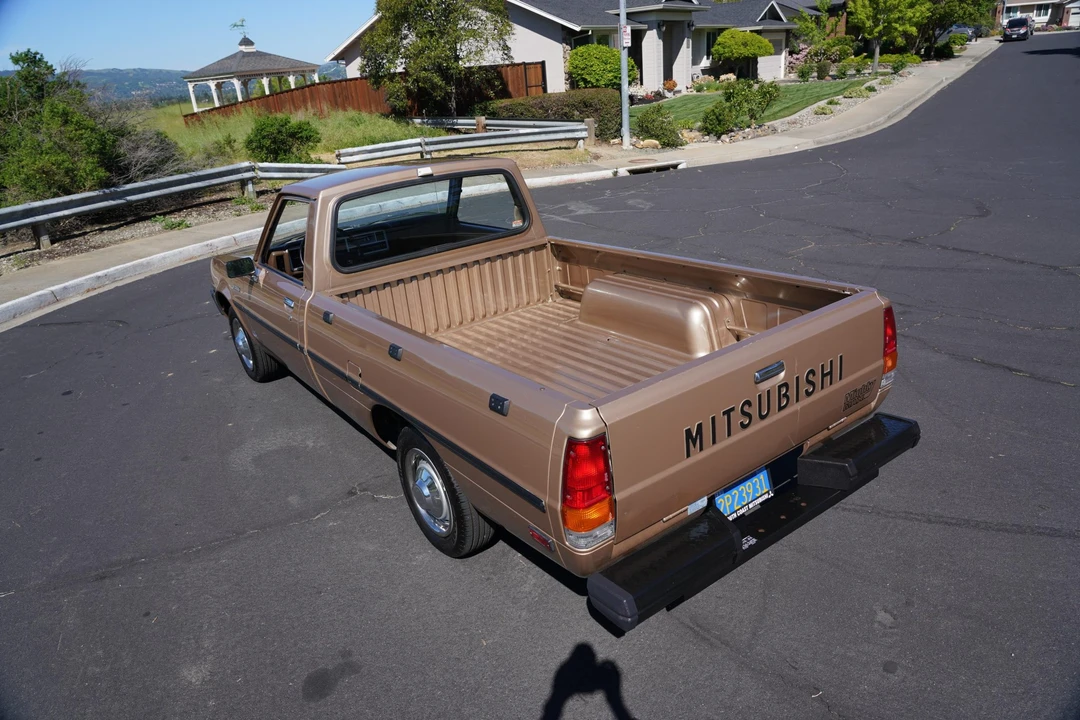 1985 Mitsubishi Triton 2nd Gen - Image 24 of 31